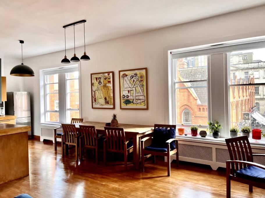 Charming City Townhouse Dublin Exterior photo